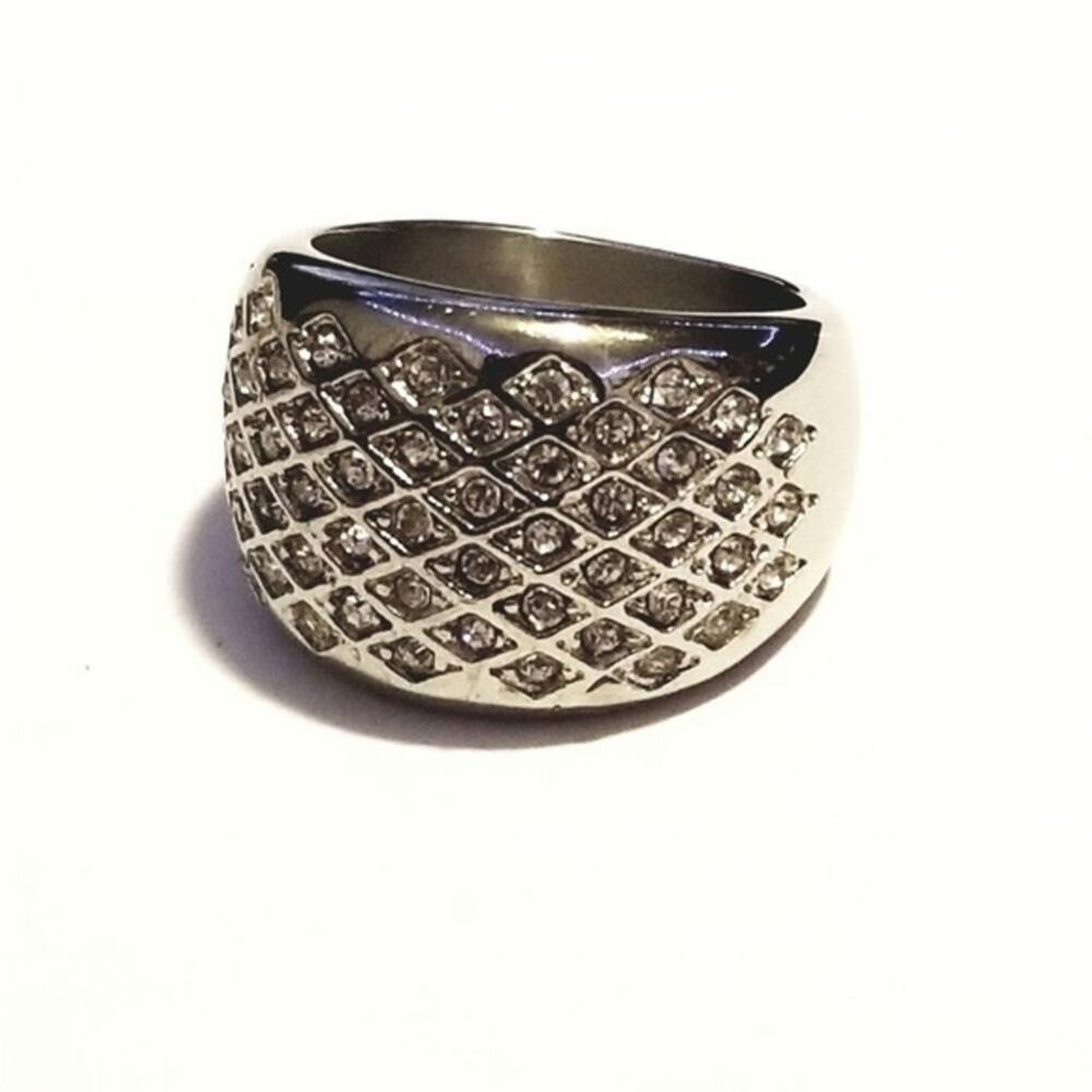 New stainless steel women's ring with CZs size 8